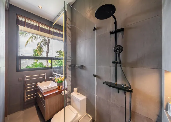 Lila - Family And Group Retreat With Private Pool In Pererenan Villa Canggu (Bali)